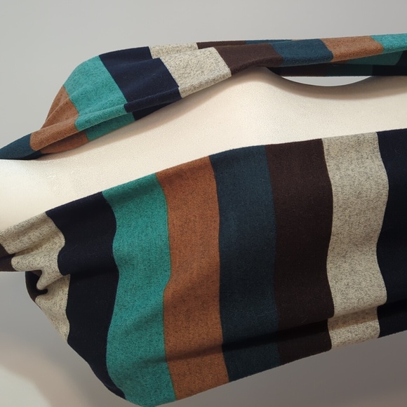 Colorblock Infinity Scarf - Picture 5 of 11